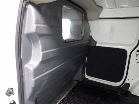Used 2020 Nissan NV200 S image 9