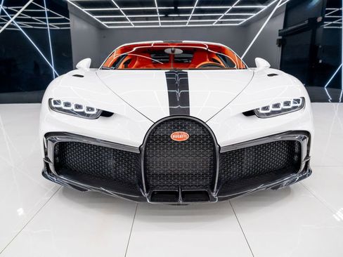 Used 2022 Bugatti Chiron Pur Sport image 8
