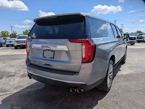 Used 2023 GMC Yukon XL Denali w/ Denali Reserve Package AWD/4WD image 4