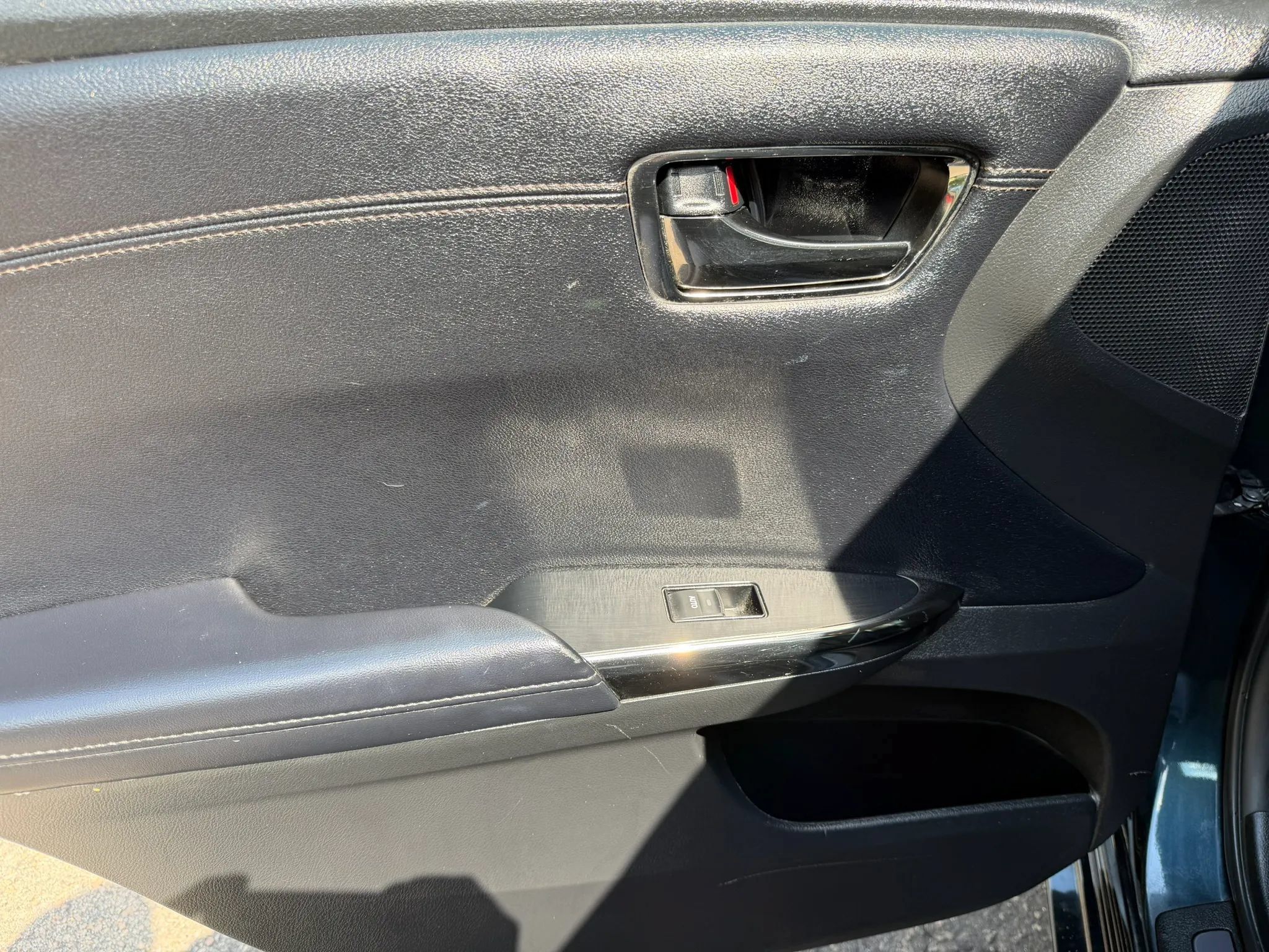 Used 2016 Toyota Avalon Limited w/ Toyota Safety Sense Package FWD image 18