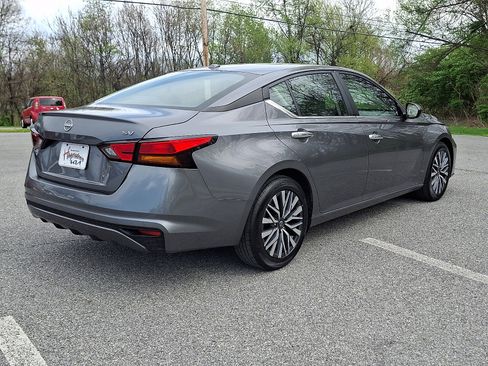 Used 2024 Nissan Altima 2.5 SV image 6