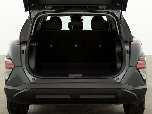 Used 2025 Hyundai Kona SEL image 12