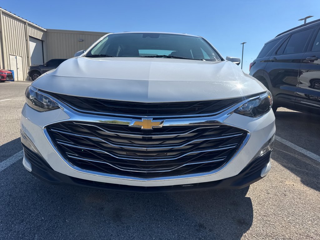 Used 2024 Chevrolet Malibu LT FWD image 2