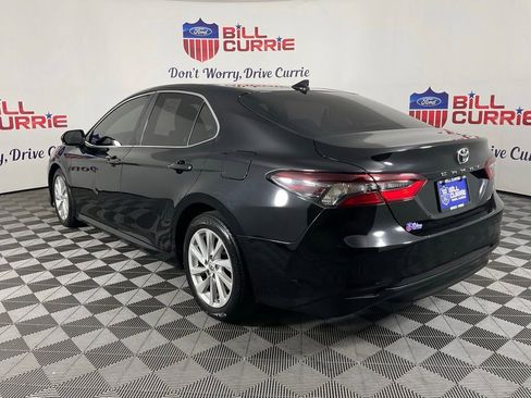Used 2022 Toyota Camry LE w/ Convenience Package FWD image 5