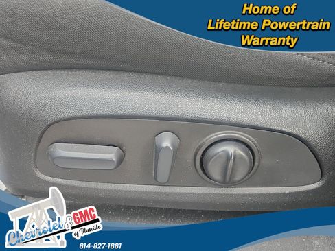 Used 2023 Chevrolet Traverse LT image 14