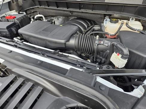Used 2025 Chevrolet Silverado 1500 LT AWD/4WD image 23