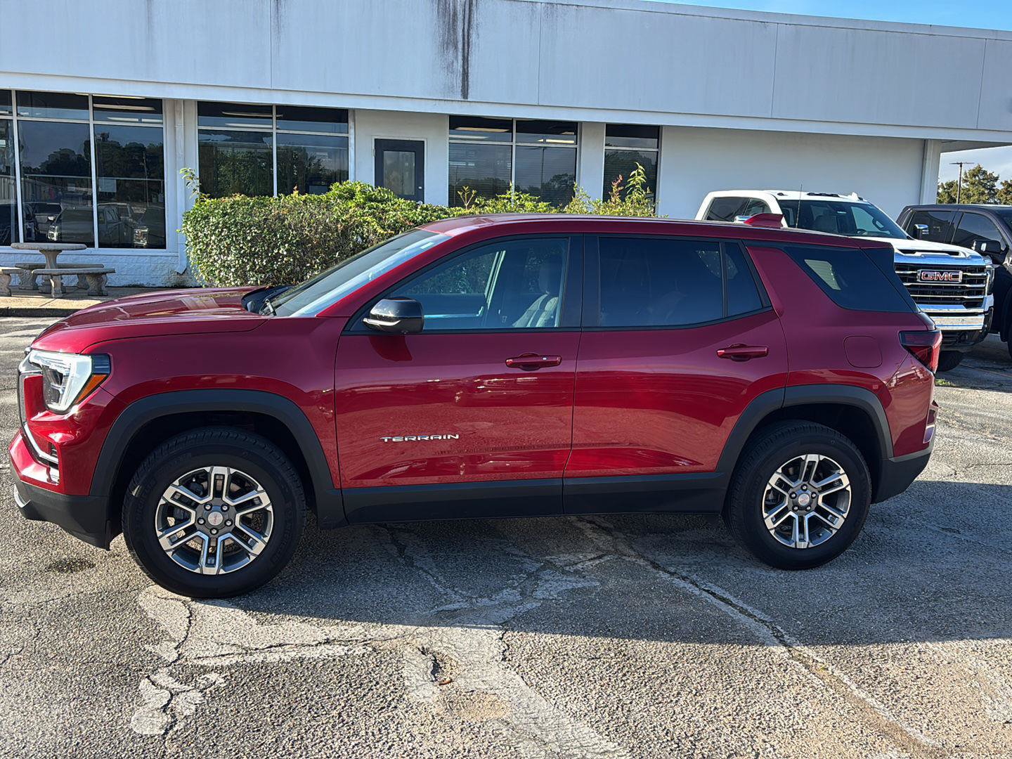 Used 2026 GMC Terrain Elevation w/ Technology Package II FWD image 4