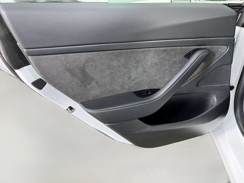 Used 2020 Tesla Model 3 Standard Range RWD image 27