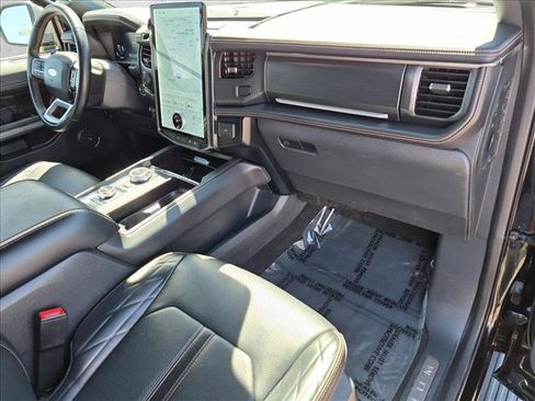 Used 2024 Ford Expedition Max Platinum AWD/4WD image 24