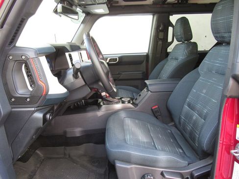 Used 2025 Ford Bronco Heritage Edition AWD/4WD image 10