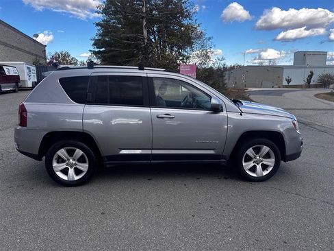 Used 2016 Jeep Compass Latitude image 6