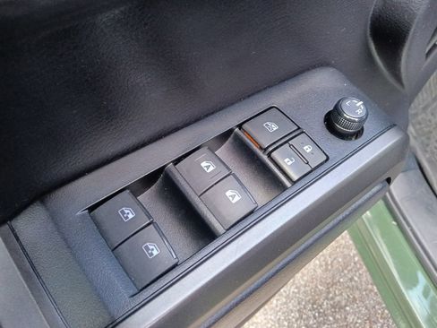 Used 2021 Toyota Tacoma TRD Off-Road w/ Technology Package AWD/4WD image 12