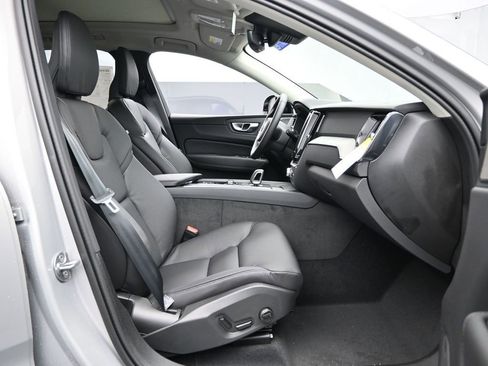 New 2025 Volvo XC60 B5 Plus w/ Protection Package Premier image 28