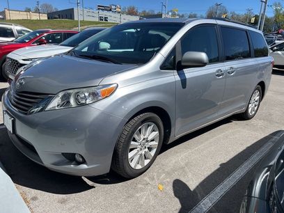 Used 2017 Toyota Sienna XLE Premium