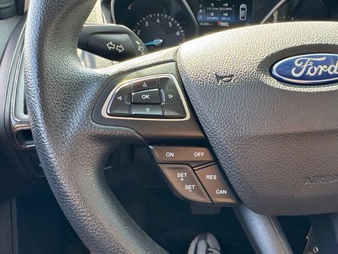Used 2018 Ford Focus SE FWD image 19