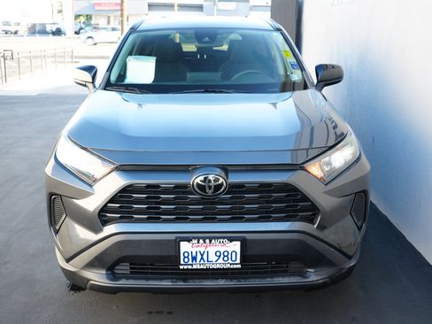Used 2021 Toyota RAV4 LE image 2