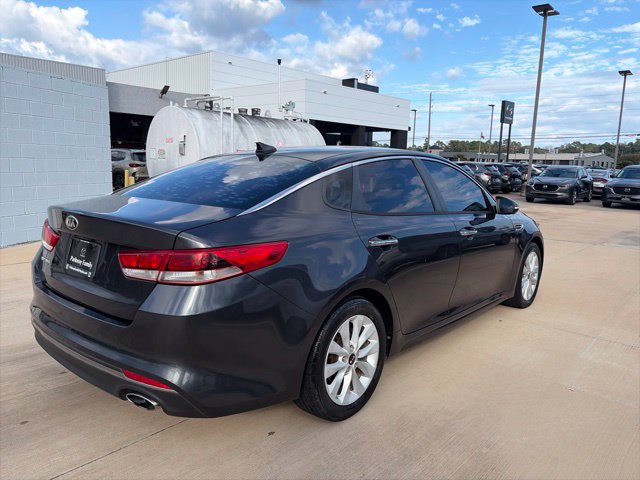 Used 2017 Kia Optima LX w/ Option Group 014 FWD image 5