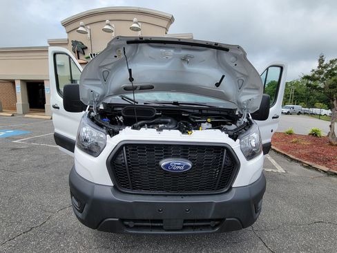 Used 2025 Ford Transit 250 148 Medium Roof RWD image 18