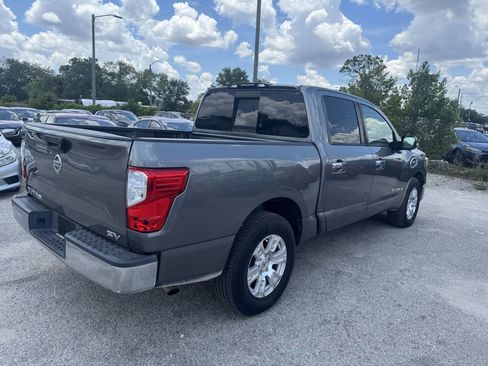 Used 2017 Nissan Titan SV RWD image 13