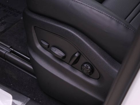 Used 2024 Porsche Cayenne Coupe image 18