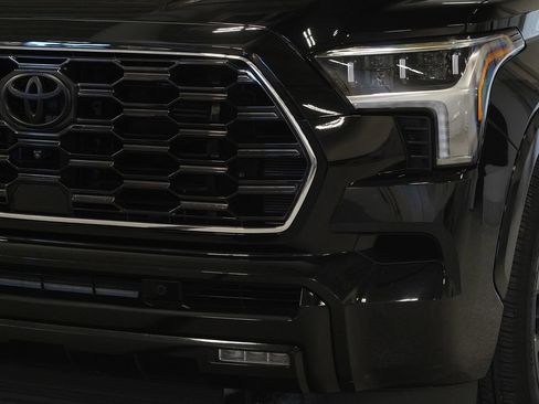 Used 2024 Toyota Sequoia Platinum image 8