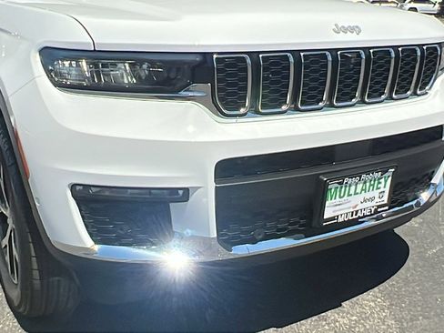 New 2025 Jeep Grand Cherokee L Limited w/ Luxury Tech Group II image 10