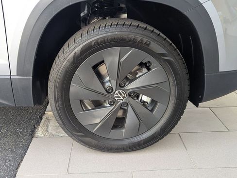 Certified 2025 Volkswagen Taos S FWD image 22