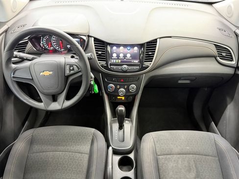 Used 2020 Chevrolet Trax LS FWD image 12