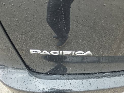 New 2026 Chrysler Pacifica Select image 33