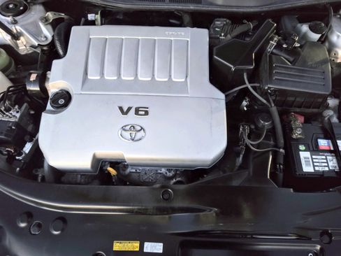 Used 2011 Toyota Avalon Limited FWD image 40