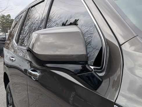 Used 2021 GMC Yukon SLT image 13