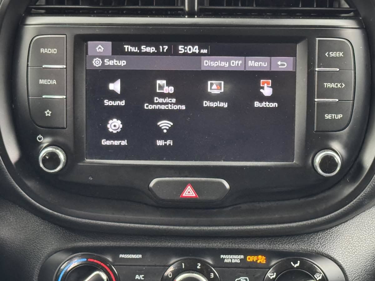 Used 2022 Kia Soul LX w/ Technology Package FWD image 22