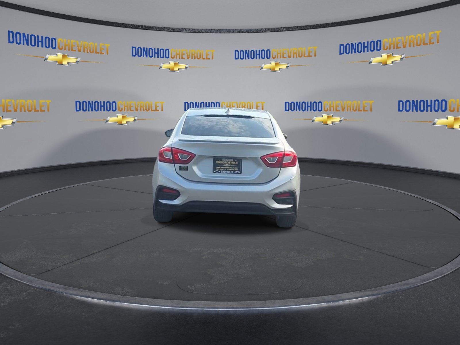 Used 2018 Chevrolet Cruze LT w/ Convenience Package FWD image 10