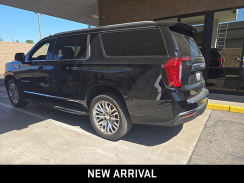 Used 2023 GMC Yukon XL SLT w/ SLT Premium Package RWD image 5
