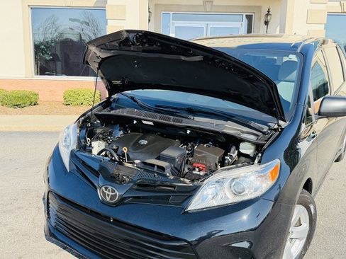Used 2020 Toyota Sienna L image 20
