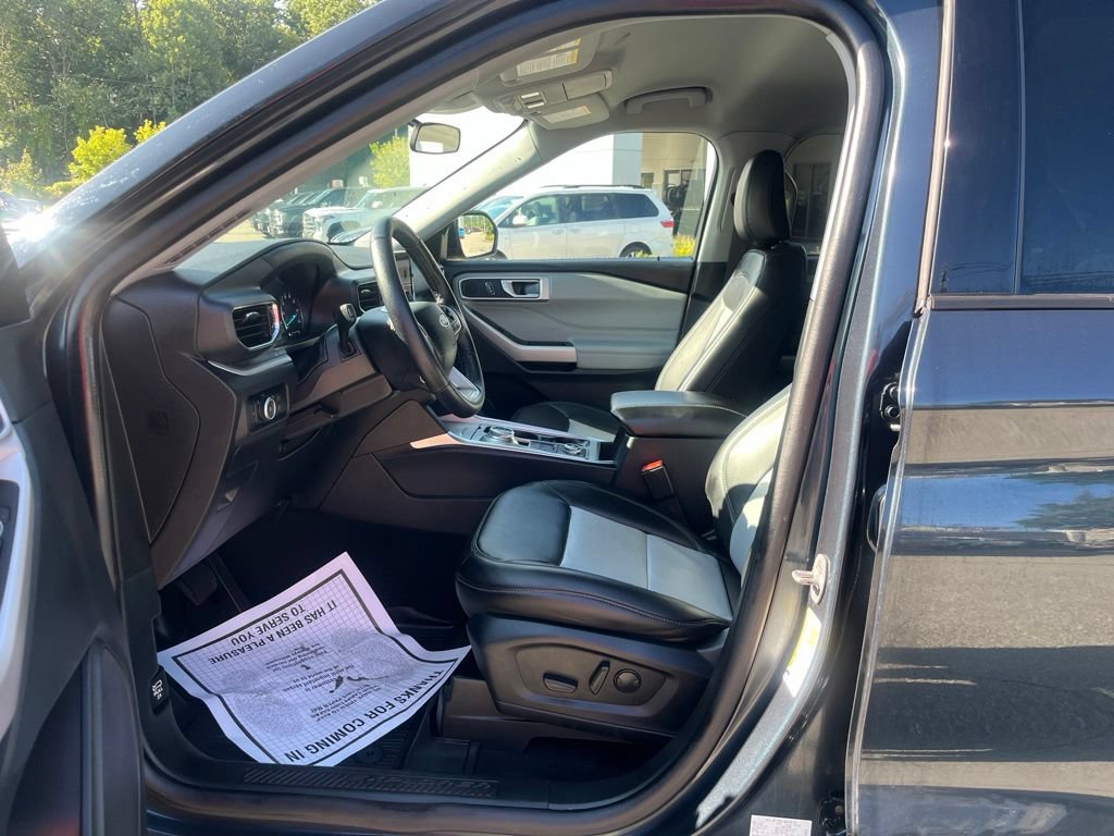 Certified 2024 Ford Explorer XLT w/ Equipment Group 202A AWD/4WD image 8