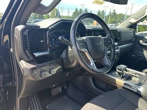 Used 2023 Chevrolet Silverado 1500 RST w/ Redline Edition AWD/4WD image 13