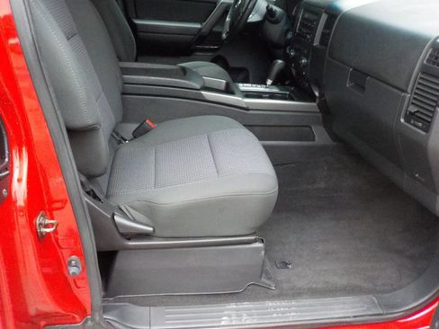 Used 2012 Nissan Titan SV w/ SV Value Truck Pkg image 11