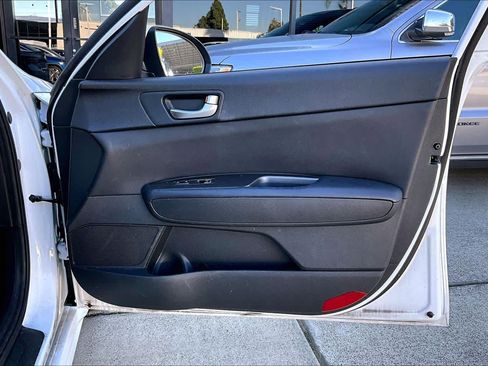 Used 2020 Kia Optima LX image 21