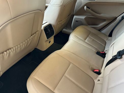 Certified 2023 Porsche Macan S image 15