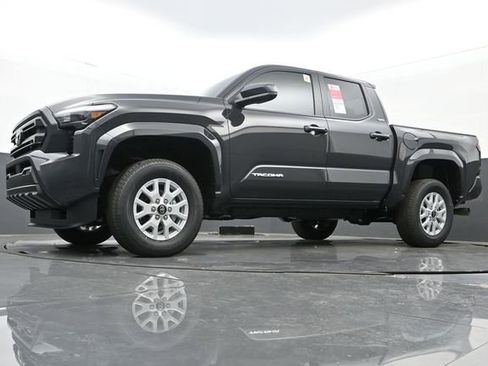 New 2026 Toyota Tacoma SR5 w/ SR5 Upgrade Package image 25