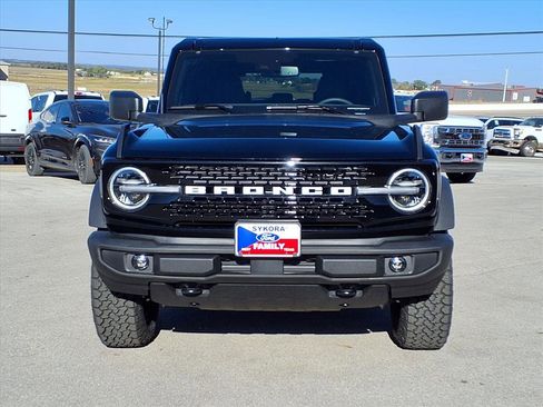New 2025 Ford Bronco Outer Banks w/ Black Appearance Package image 2