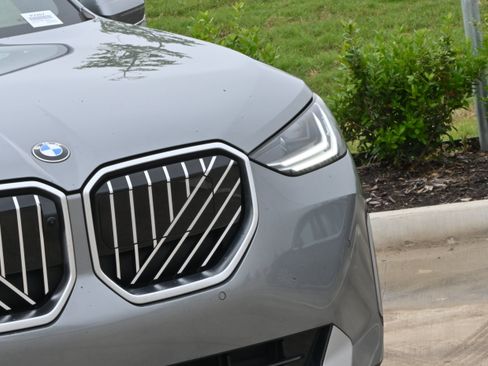 Used 2025 BMW X3 xDrive30i AWD/4WD image 10