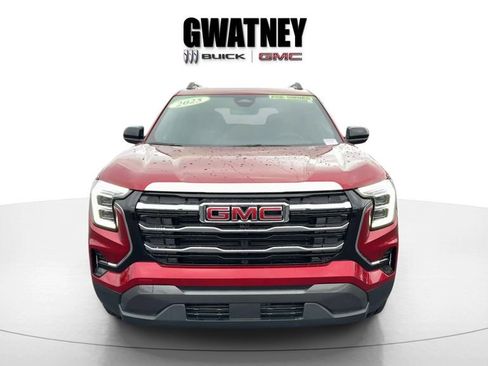 Used 2025 GMC Terrain Elevation w/ Elevation Premium Package image 2