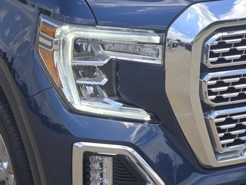 Used 2022 GMC Sierra 1500 Denali w/ Driver Alert Package II AWD/4WD image 9