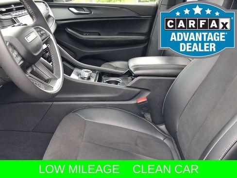 Used 2023 Jeep Grand Cherokee Altitude AWD/4WD image 19