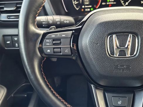 Used 2025 Honda Pilot TrailSport image 15