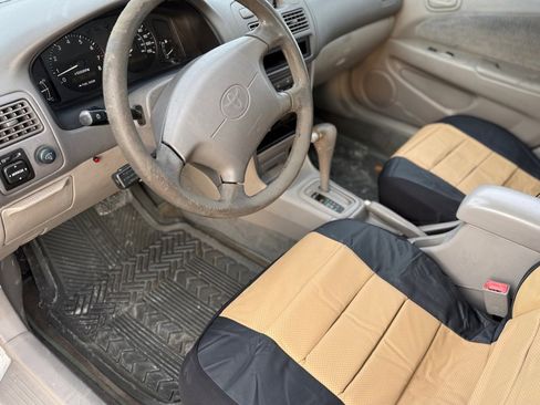 Used 2001 Toyota Corolla LE image 10