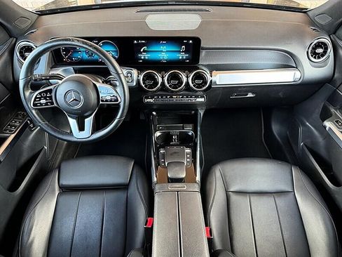 Used 2022 Mercedes-Benz GLB 250 4MATIC w/ Premium Package Lite image 5