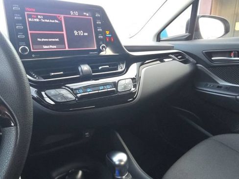 Used 2021 Toyota C-HR LE FWD image 22